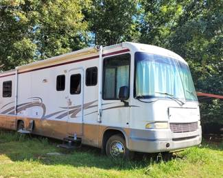 181 - 2001 Georgie Boy Motor Home Ford Motor Home Chassis - Engine: 6.8L V10 SOHC UNTESTED