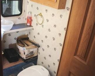 181 - 2001 Georgie Boy Motor Home Ford Motor Home Chassis - Engine: 6.8L V10 SOHC UNTESTED