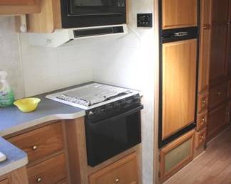 181 - 2001 Georgie Boy Motor Home Ford Motor Home Chassis - Engine: 6.8L V10 SOHC UNTESTED