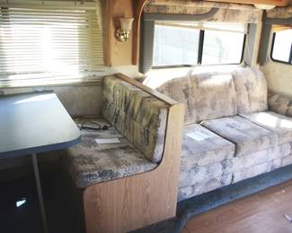 181 - 2001 Georgie Boy Motor Home Ford Motor Home Chassis - Engine: 6.8L V10 SOHC UNTESTED