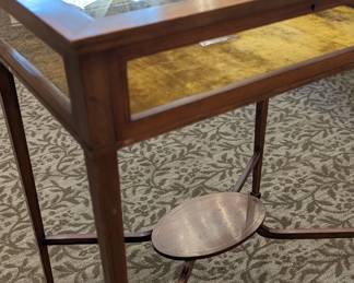 Vitrine w lower shelf 21.5" h 25.5" w 15"d $400  