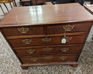 chest of drawers English Oak $125