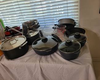 Swiss Diamond Pans & Le Cruset Yellow Stone warte