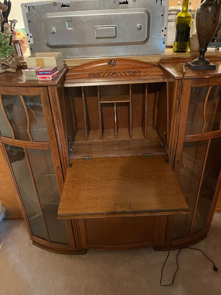 West Salem Hills Estate starts on 10/14/2023