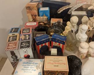 200 to 300 Avon collectibles