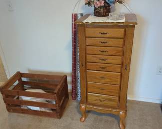 Jewelry chest