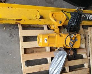 1.5 Ton Jib Crane w/ Electric Hoist (LPO)