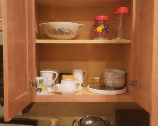 More kitchen dishes, Pyrex