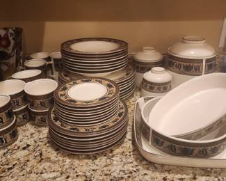 Mikasa Intaglio Arabella dish set