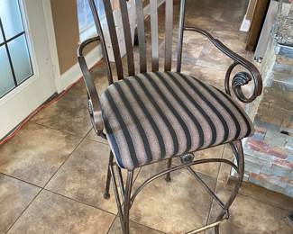 Set of 4 Metal Barstools
Price is for all
Good condition
Some small stains
23” across x 18” deep x 31” tall to seat, 47” tall to back
Must be able to move and load yourself