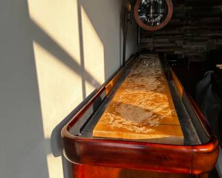 Shuffleboard table