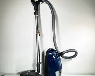 MIELE COMPACT C2 ELECTRO+ POWERLINE VACUUM 