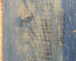 32. Close up of box , comes with horse shoes 