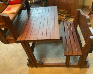 87. Wooden student’s desk.