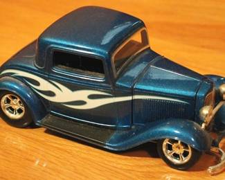 19 - Racing Champions 1/24 Scale Die-Cast 1932 Ford
