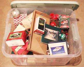 158 - Box Lot of Assorted Christmas Items
