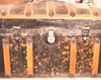 340 - Dome-Top Trunk - 32" x 21" x 16"
