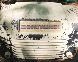 535 - Antique Radio - 15" x 8" x 10"
