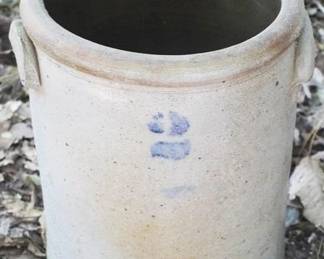 541 - 2-Gallon Stoneware Crock - 9" x 10"

