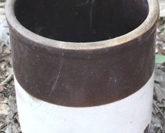 543 - Stoneware Crock - 7.5" x 8"
