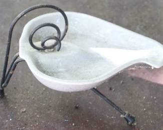 545 - Mid Century Ashtray - 6" x 5"
