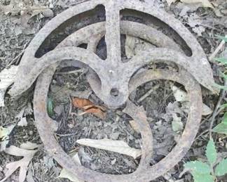 551 - Antique Reel - 12" round
