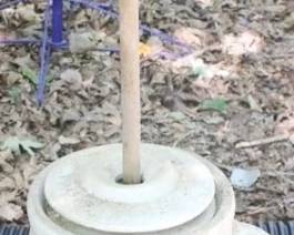 562 - 6-Gallon Stoneware Crock (As is/Cracked) 21" x 12"
