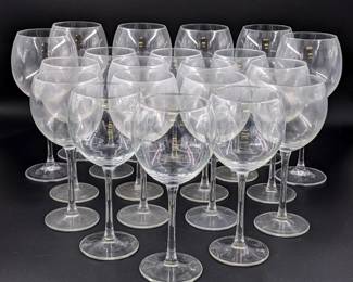 (20) WINE GLASSES

(6) BURGUNDY / PINOT NOIR WINE GLASSES, 8" T
(14) CHARDONNAY WINE GLASSES, 9" T