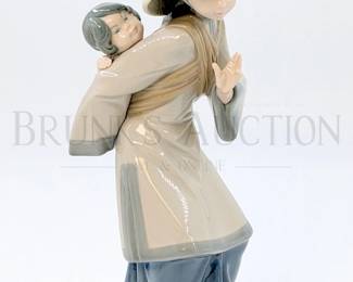 oriental lladro woman with child 