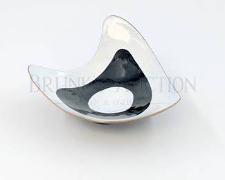 BUNGA MID-CENTURY MODERN ENAMEL DISH SIGNED - "BUNGA" 6.25"