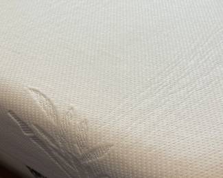 Full size bamboo mattress - great condition