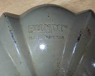 Vintage Bundt pan