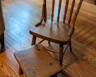 Colonial footstool 