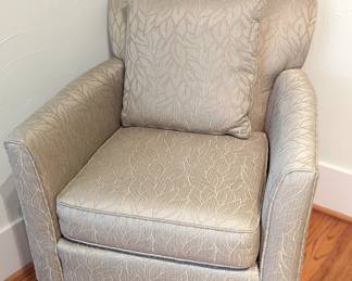 Upholstered armchair 