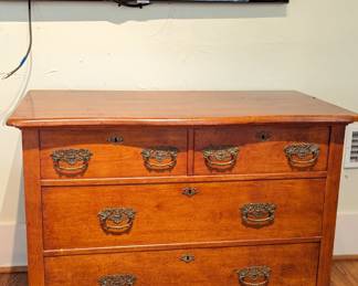 Antique 4-drawer chest