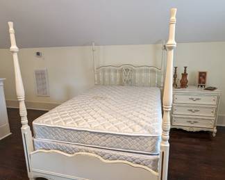 full-sized poster bed