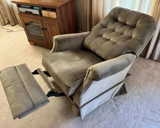 127 LaZBoy Corduroy Recliner Extendedmin
