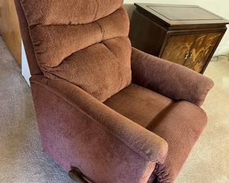 127 LaZBoy Medium Recliner min