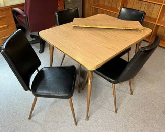 127 MCM Dinette Set With Leaf min