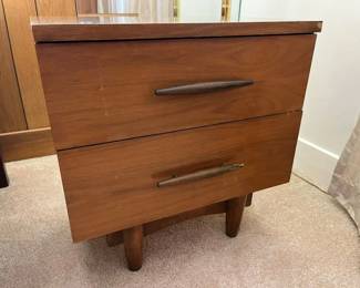 127 MCM Harmony House 2Drawer Nightstandmin