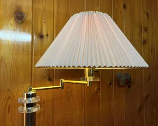 127 Vintage SwingArm Floor Lamp Detailmin