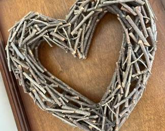 127 Willow Heart Wreathmin