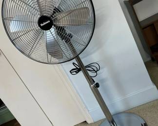 127 Oscillating Floor Fanmin