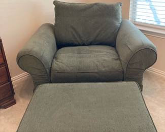 Love Seat & Ottoman - like new!