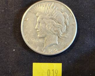 LOT 19 - 1922 PEACE DOLLAR 