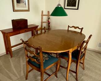 Dropleaf dining table with 1 leaf/4 chairs (Vintage)