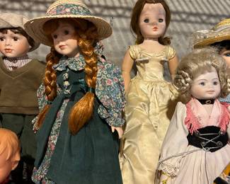 Anne of Green Gables is here! Right behind her is a vintage “Madam Alexander” doll.