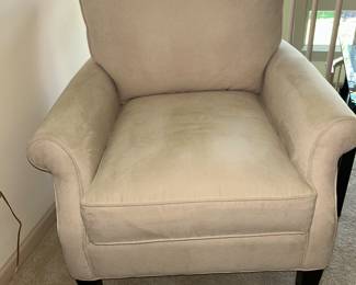 Modern Club Chair (ARHAUS) 1 of 2