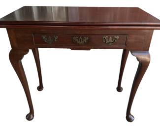 Antique Chippendale Style Mahogany Gateleg Table