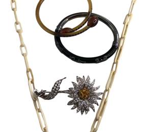 Collection Art Deco Bakelite, Sterling Silver, Rhinestone Jewelry